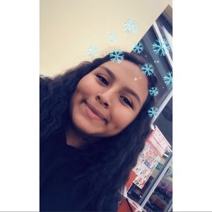 Meet your Posher, Esmeralda